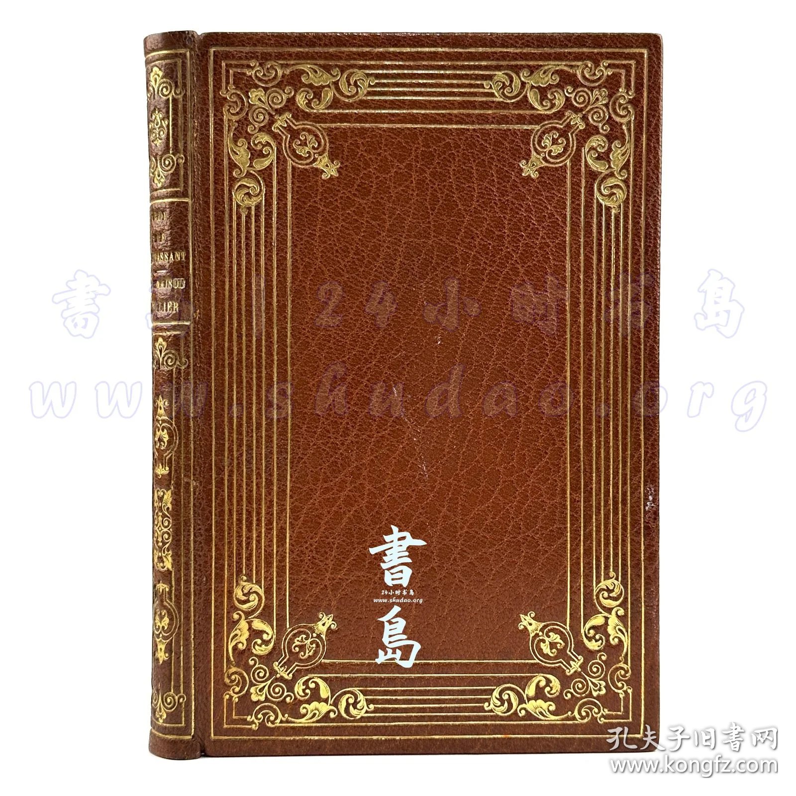 点击查看原图 限量1200本之第316号!1936年法国巴黎《泰利埃公馆》La Maison Tellier,法文,全皮精装,压花烫金,附插匣,法国文学大师莫泊桑的短篇小说、被公认为写实与自然主义文学的巅峰之作,通过极其辛辣的对比,将“高尚、神圣的宗教仪式”与“卑微、世俗的妓女”交织在一起,但真正打动人心、展现神圣人性的,反而是被社会边缘化的妓女,瑞士裔法国装饰艺术先锋画家 Carlègle 创作全书彩图21幅